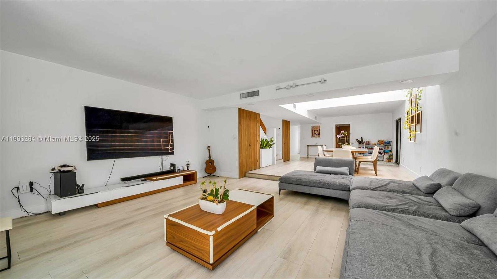 Imagen de Pequeño Objeto