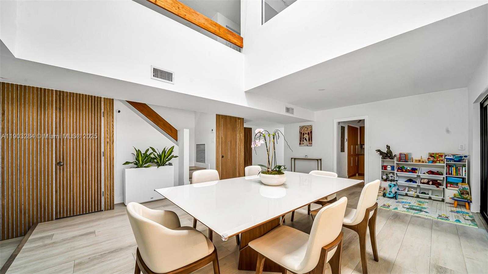 Imagen de Pequeño Objeto