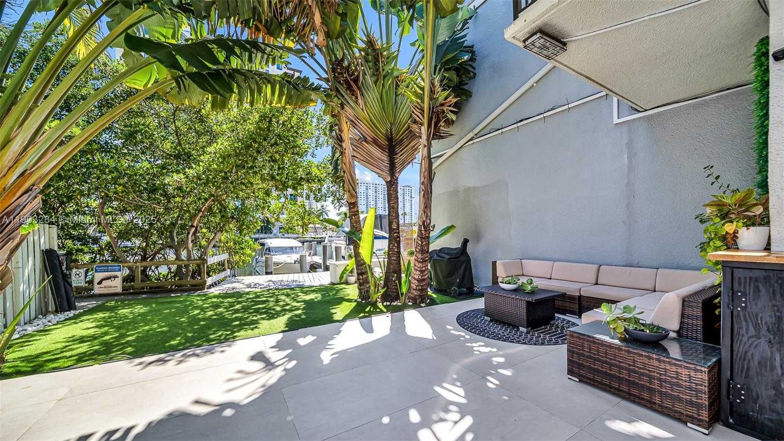 Imagen de Pequeño Objeto