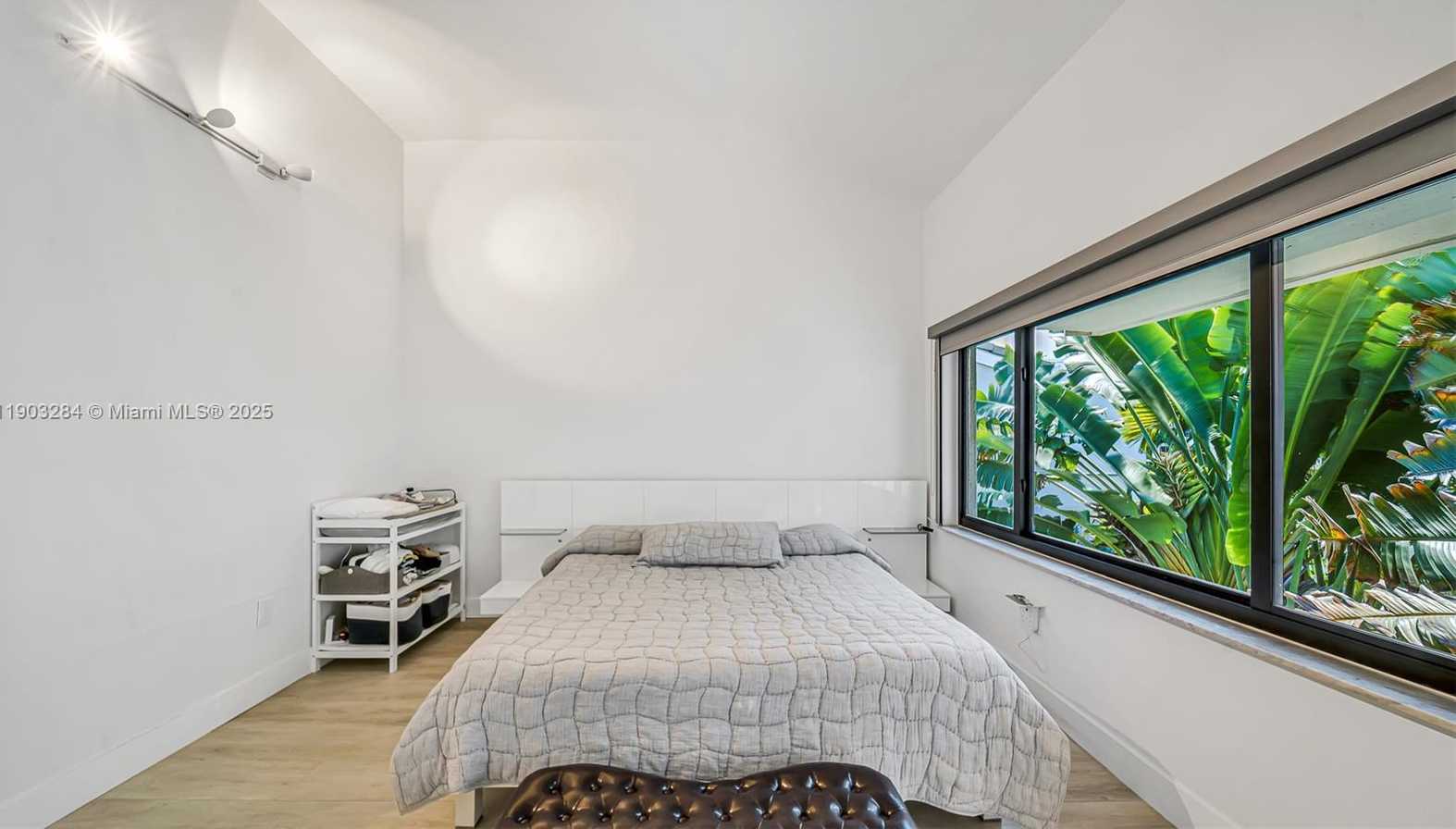 Imagen de Pequeño Objeto