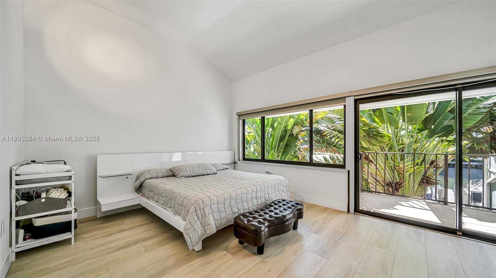 Imagen de Pequeño Objeto