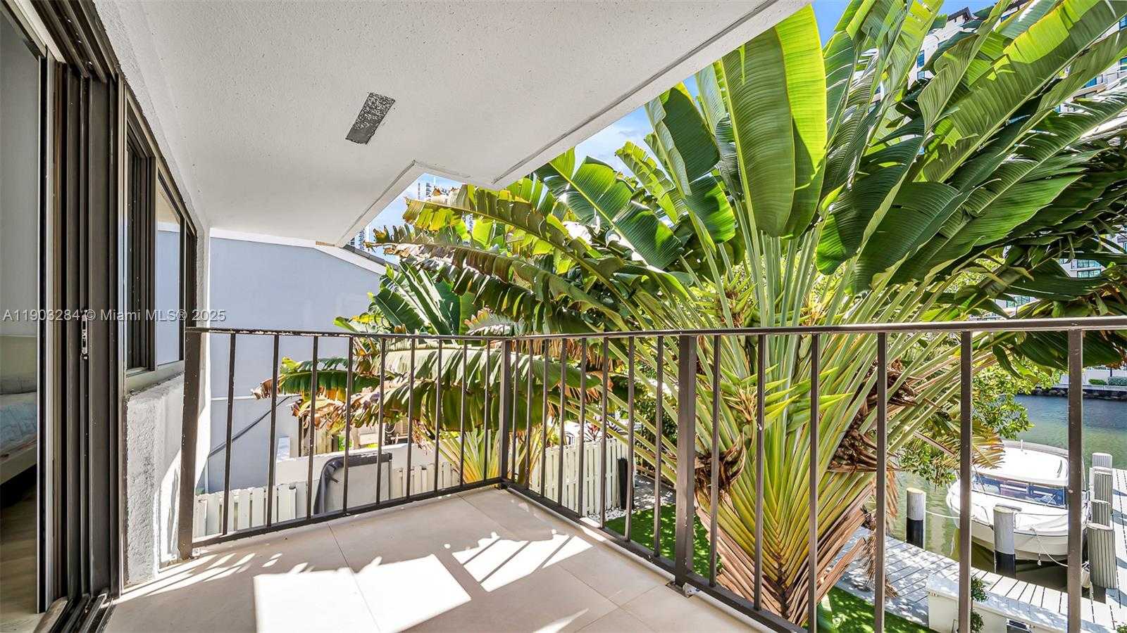 Imagen de Pequeño Objeto