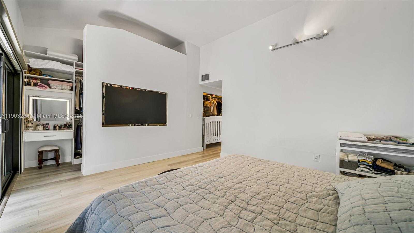 Imagen de Pequeño Objeto