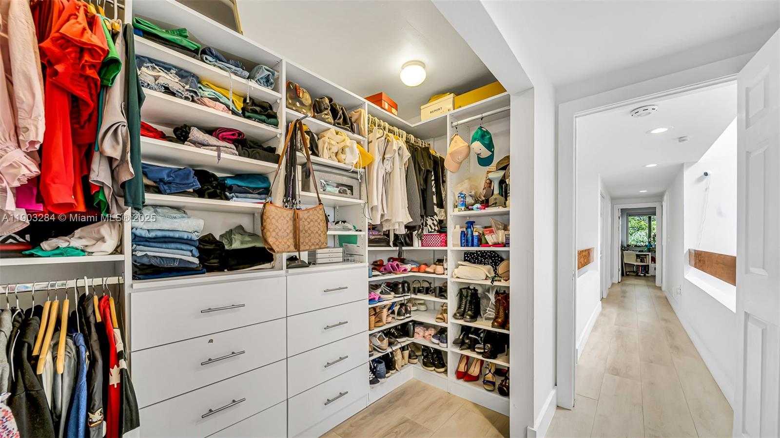 Imagen de Pequeño Objeto