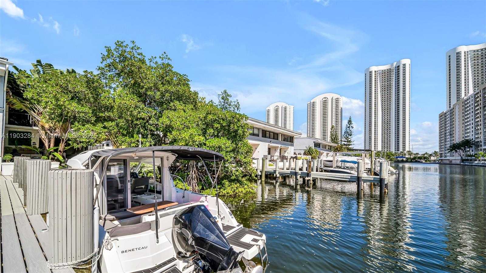 Imagen de Pequeño Objeto