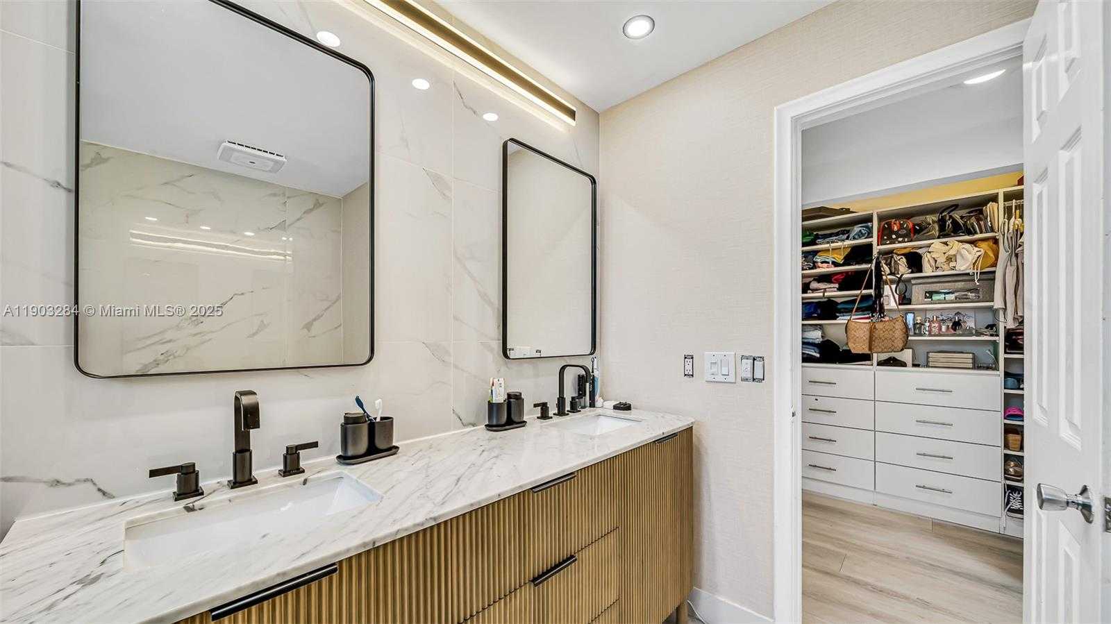 Imagen de Pequeño Objeto