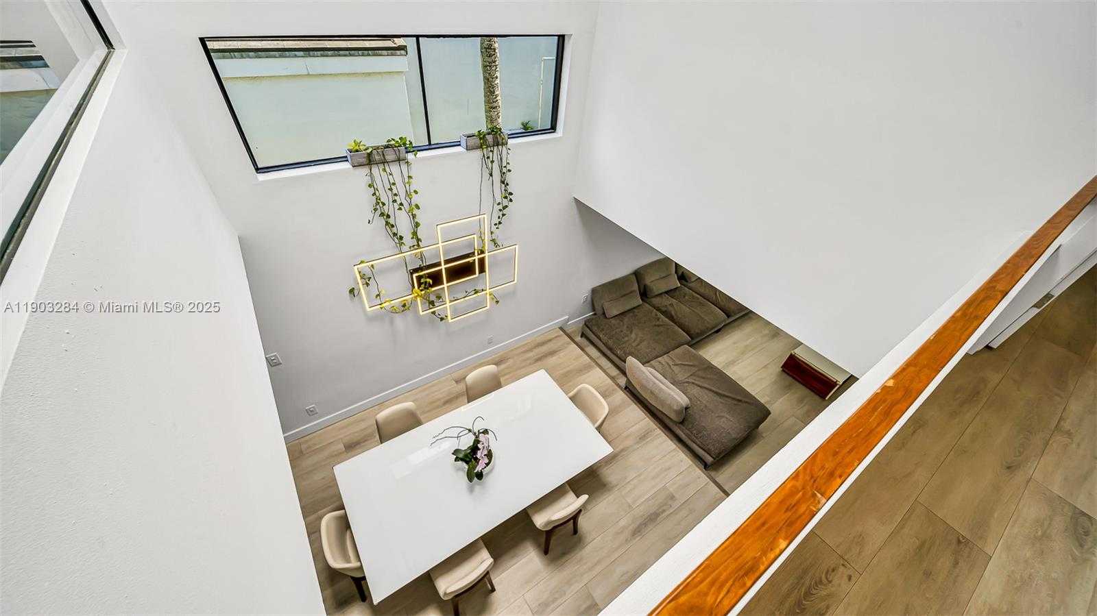 Imagen de Pequeño Objeto