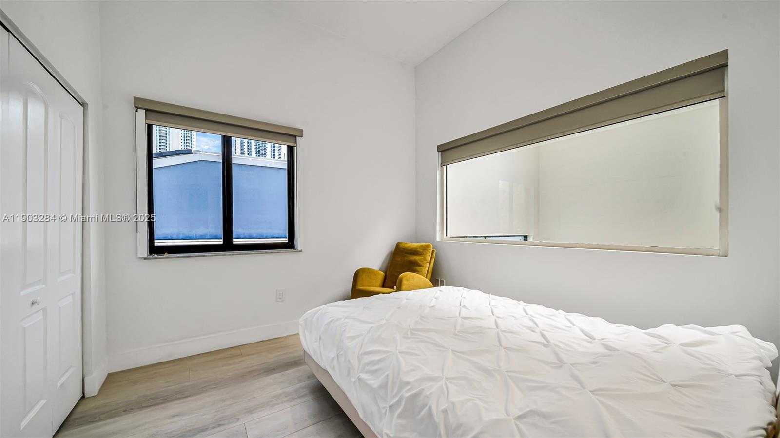 Imagen de Pequeño Objeto