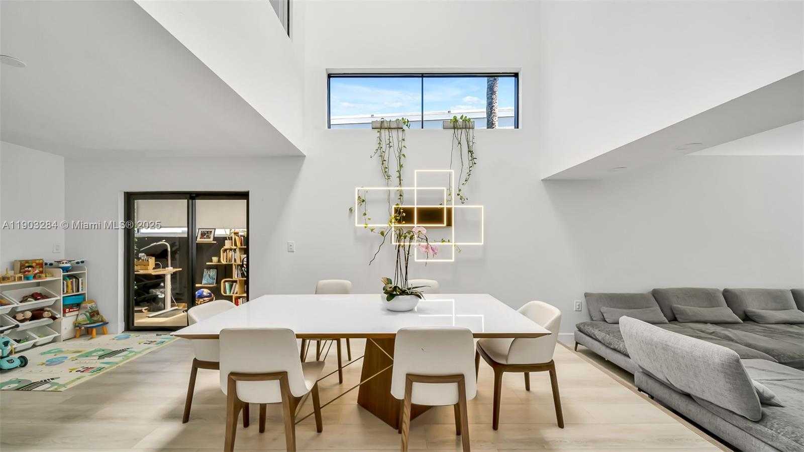 Imagen de Pequeño Objeto