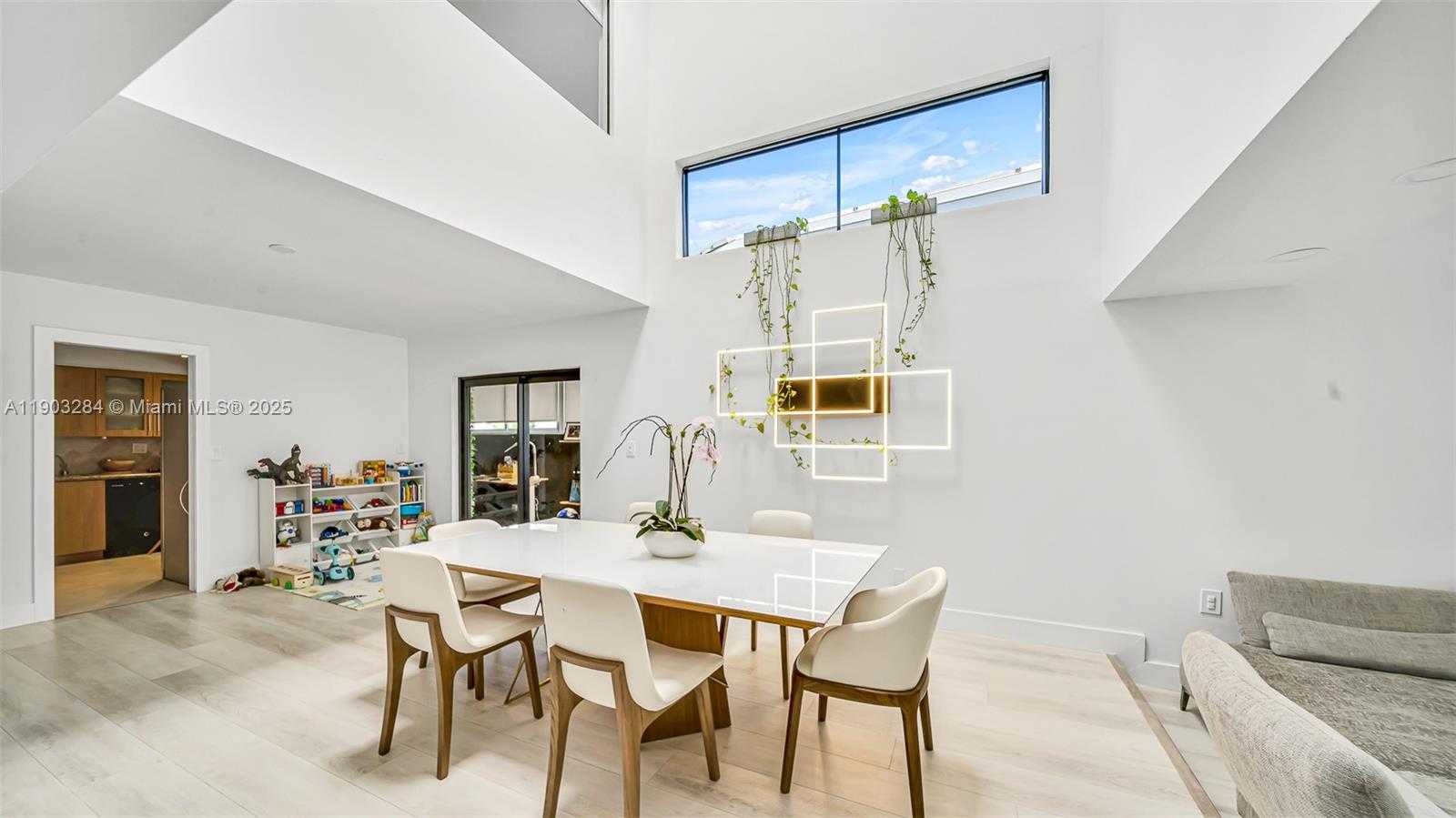 Imagen de Pequeño Objeto