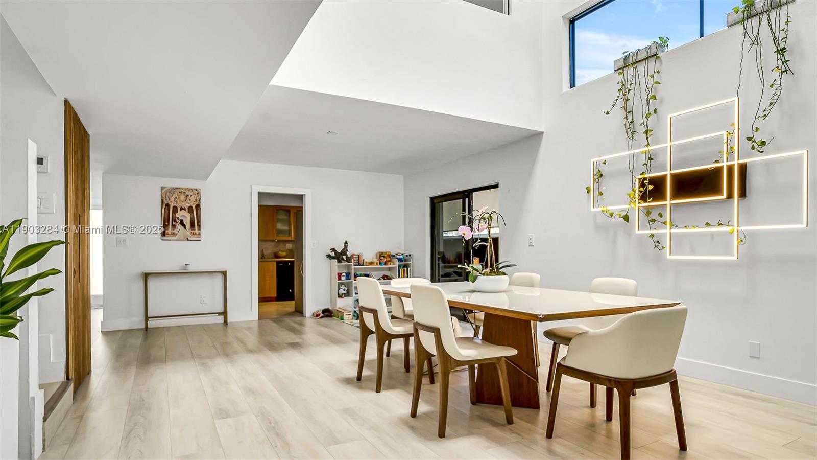 Imagen de Pequeño Objeto