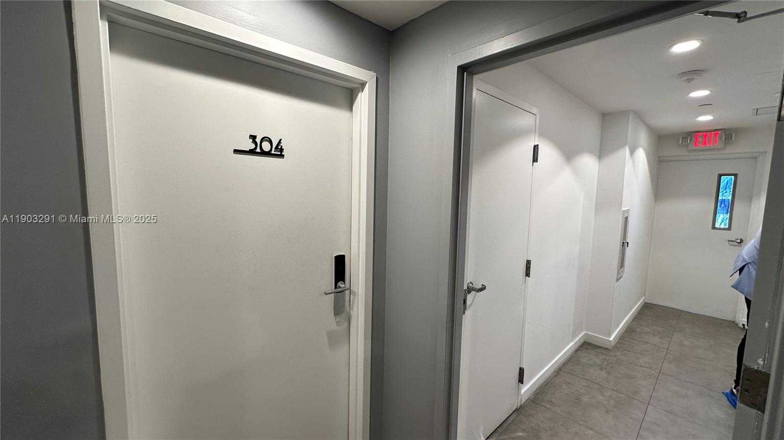 Small Image of 1120 98TH ST #304, Bay Harbor Islands Number 2