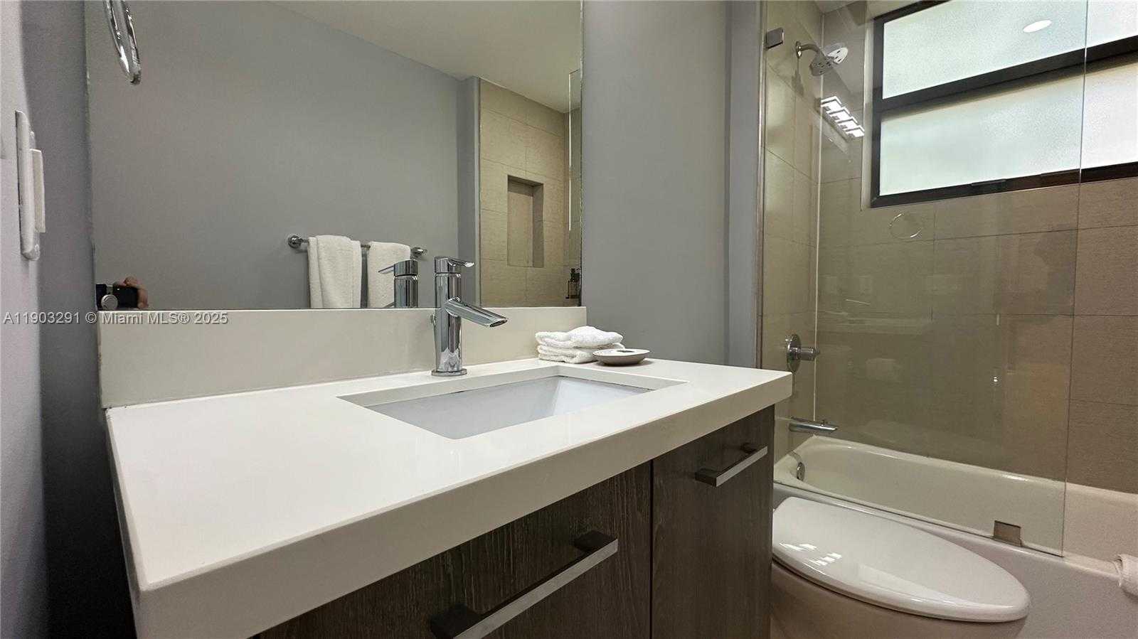 Small Image of 1120 98TH ST #304, Bay Harbor Islands Number 29