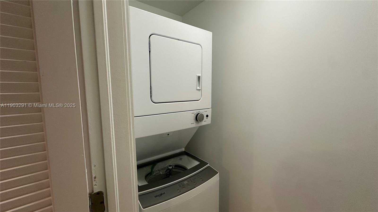 Small Image of 1120 98TH ST #304, Bay Harbor Islands Number 7