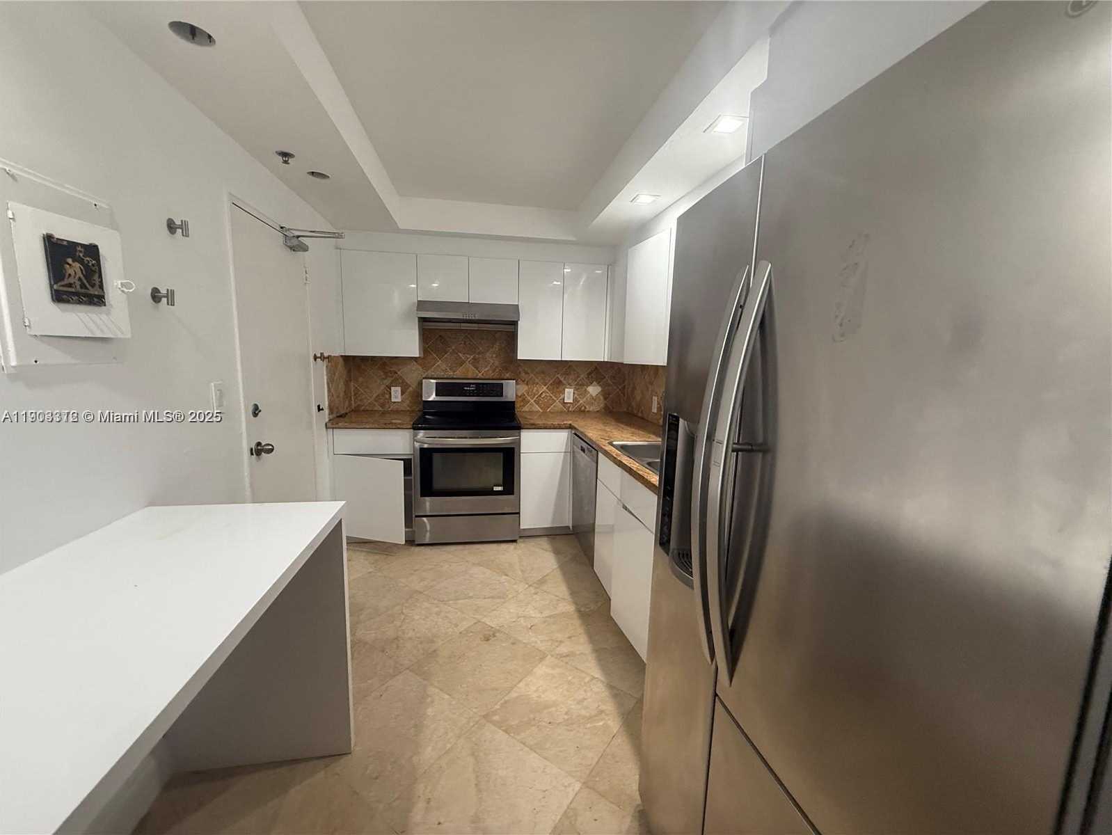 Small Image of 10185 COLLINS #308, Bal Harbour Number 23