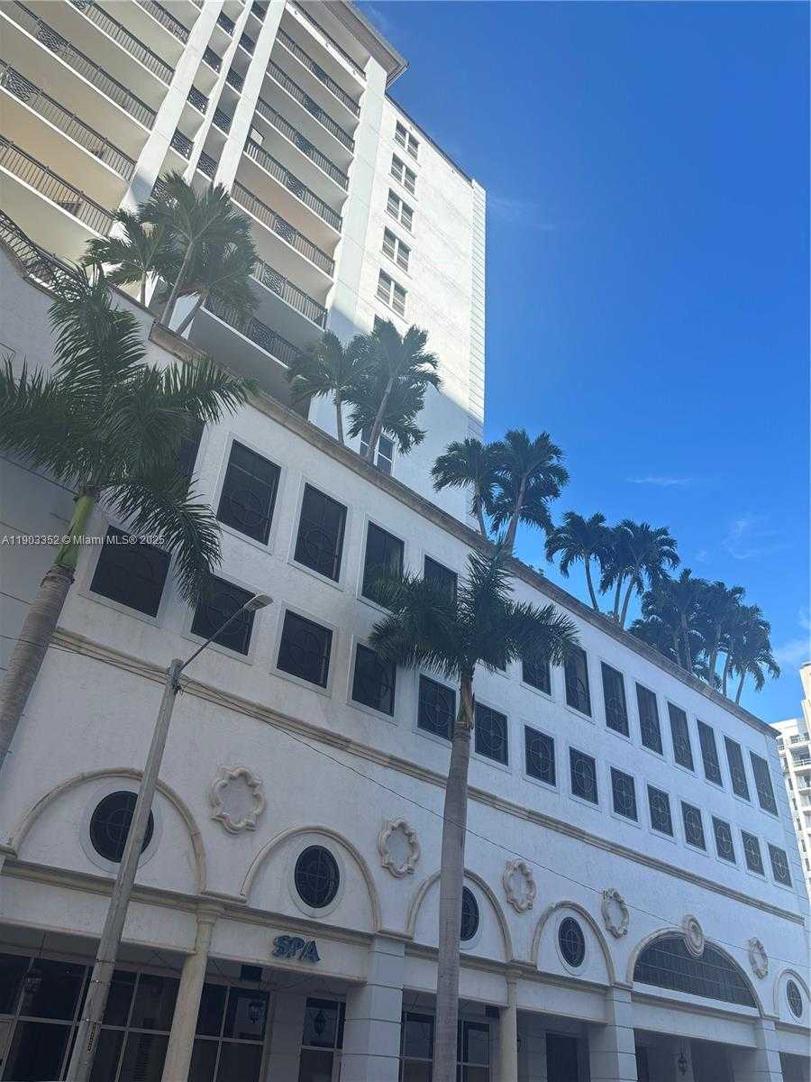 Small Image of 357 ALMERIA AVE #906, Coral Gables Number 3