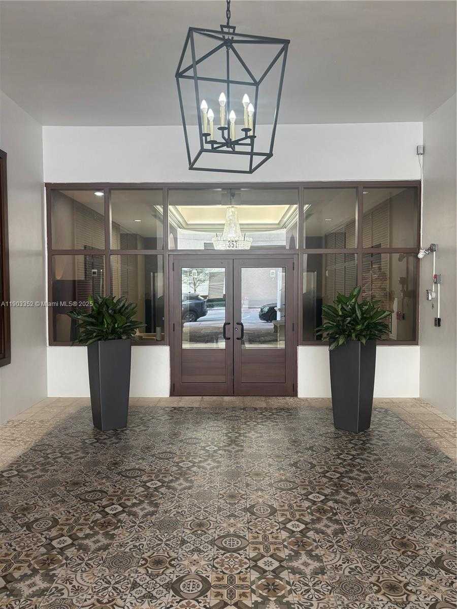 Small Image of 357 ALMERIA AVE #906, Coral Gables Number 8