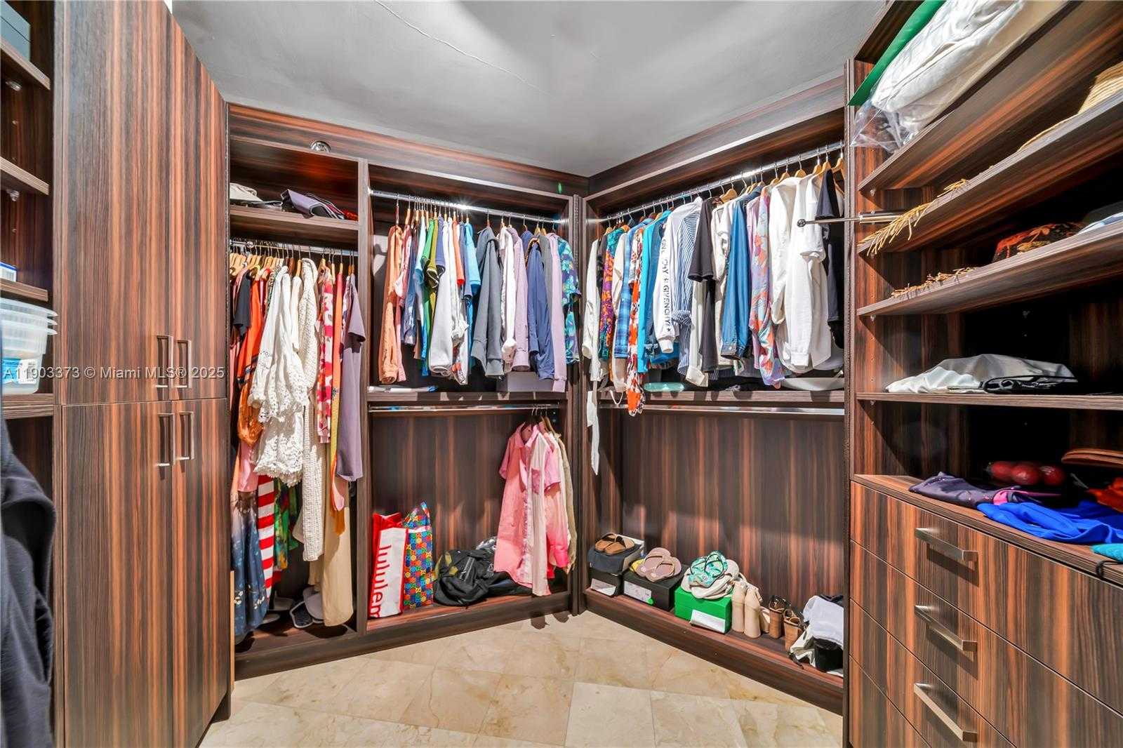 Imagen de Pequeño Objeto