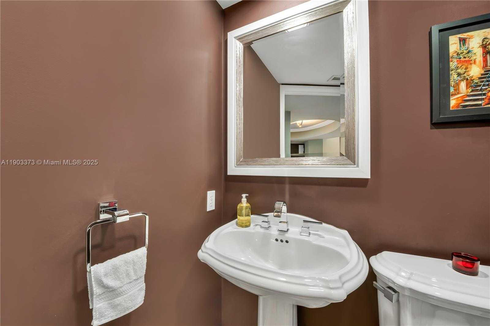 Imagen de Pequeño Objeto