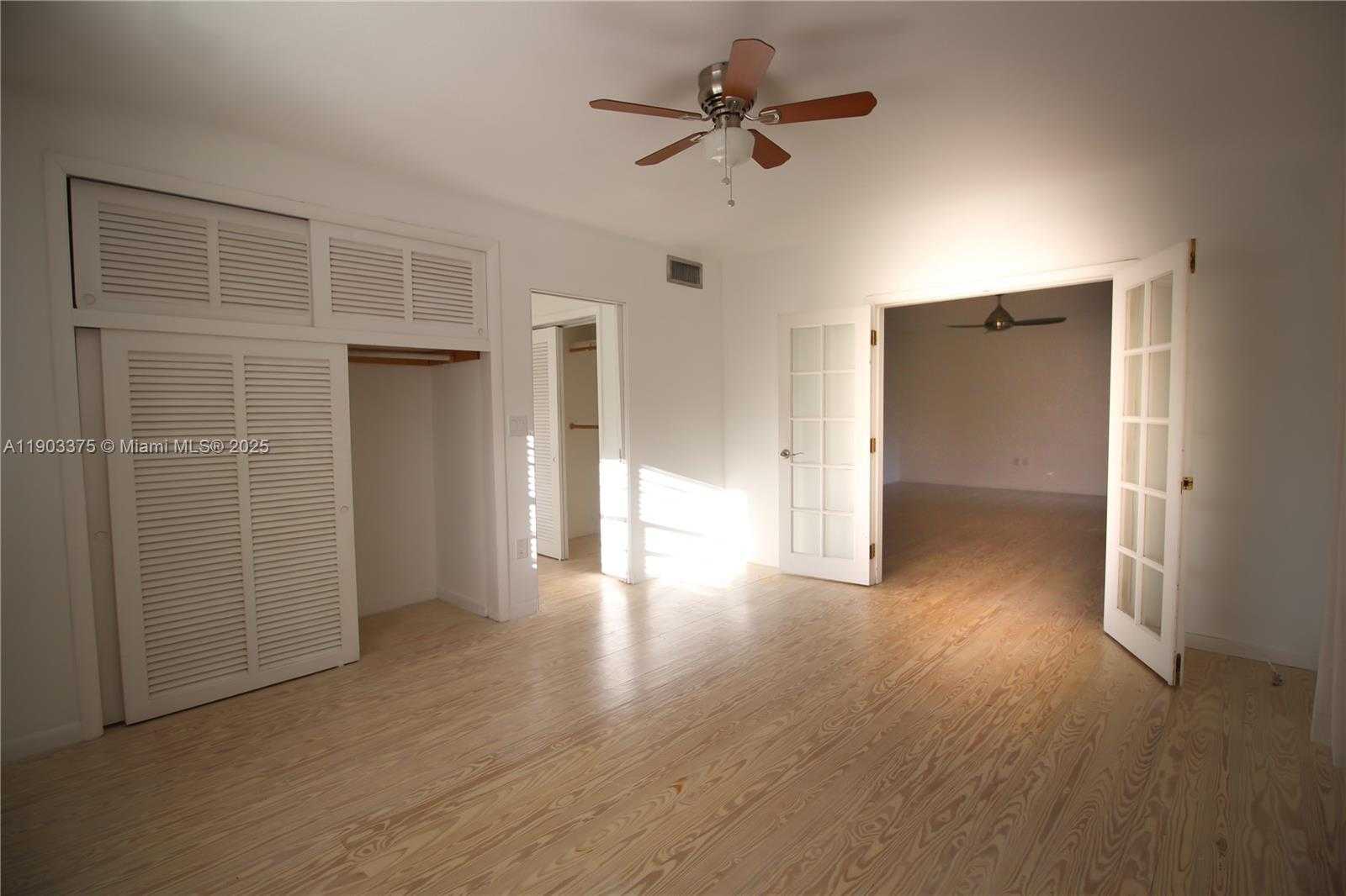 Small Image of 73 EDGEWATER DR #3, Coral Gables Number 11