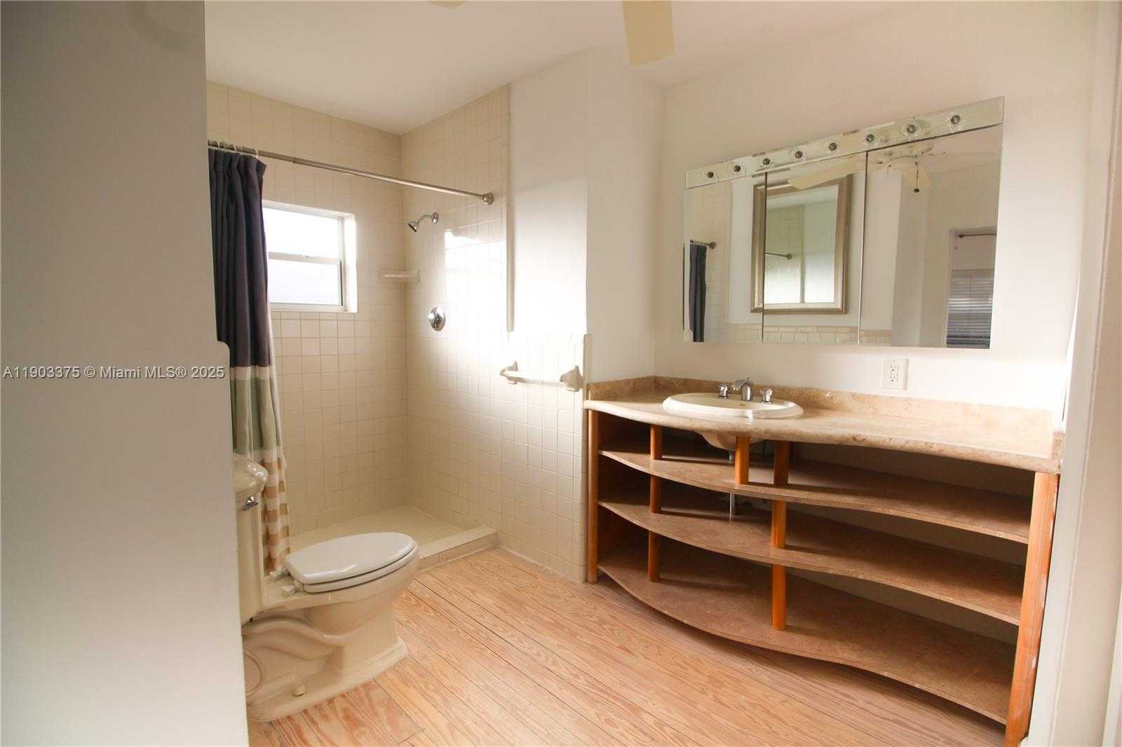 Small Image of 73 EDGEWATER DR #3, Coral Gables Number 13