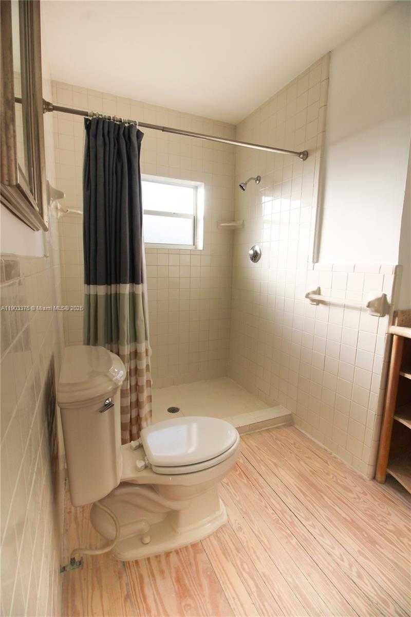 Small Image of 73 EDGEWATER DR #3, Coral Gables Number 14