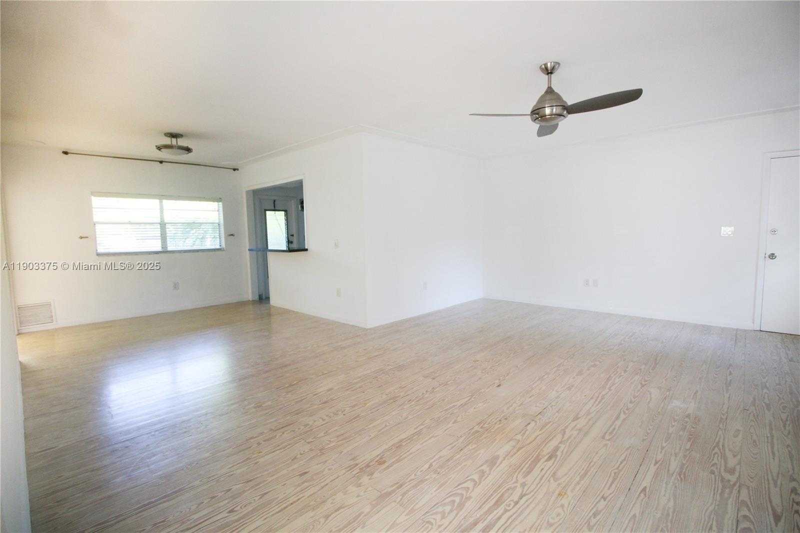 Small Image of 73 EDGEWATER DR #3, Coral Gables Number 2
