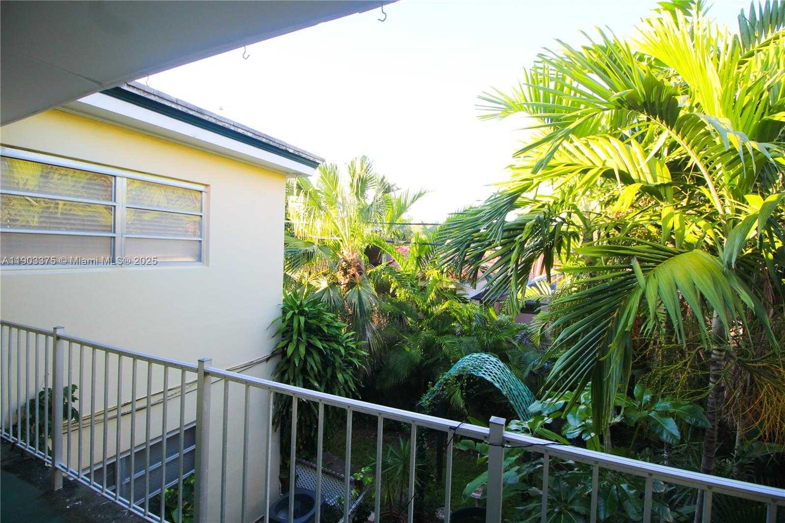 Small Image of 73 EDGEWATER DR #3, Coral Gables Number 21