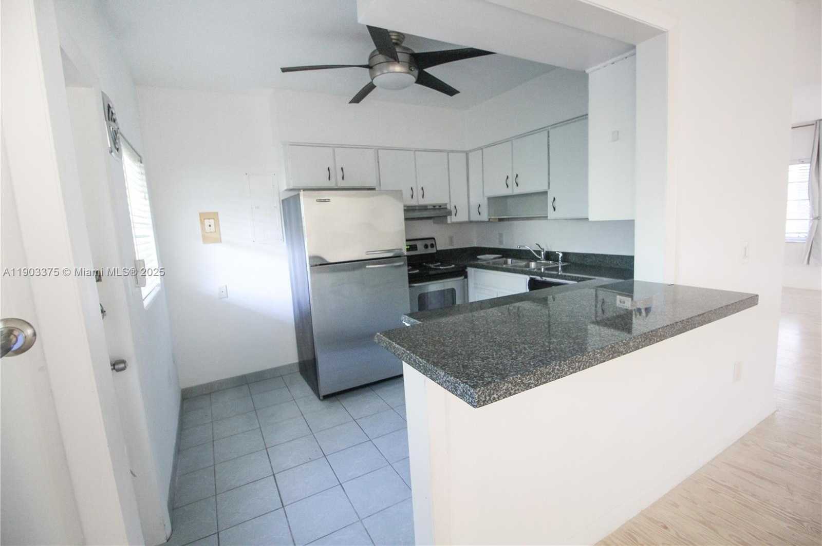 Small Image of 73 EDGEWATER DR #3, Coral Gables Number 4