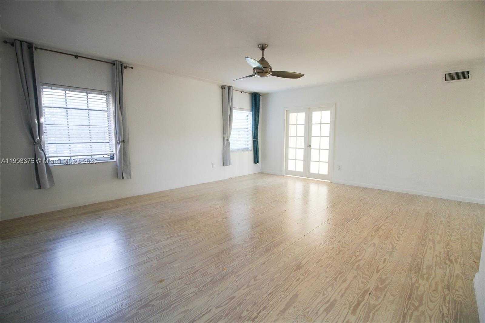 Small Image of 73 EDGEWATER DR #3, Coral Gables Number 7