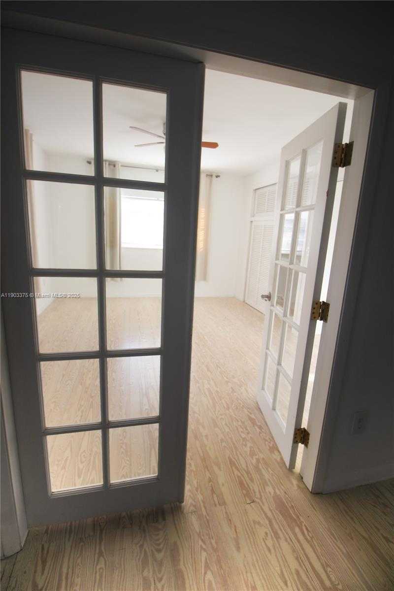 Small Image of 73 EDGEWATER DR #3, Coral Gables Number 8