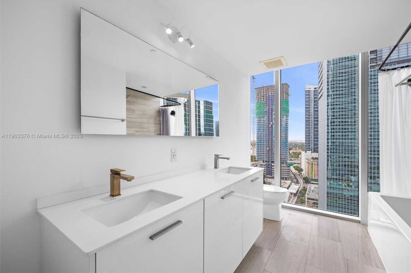 Small Image of 1300 BRICKELL BAY DR #2402, Miami Number 15