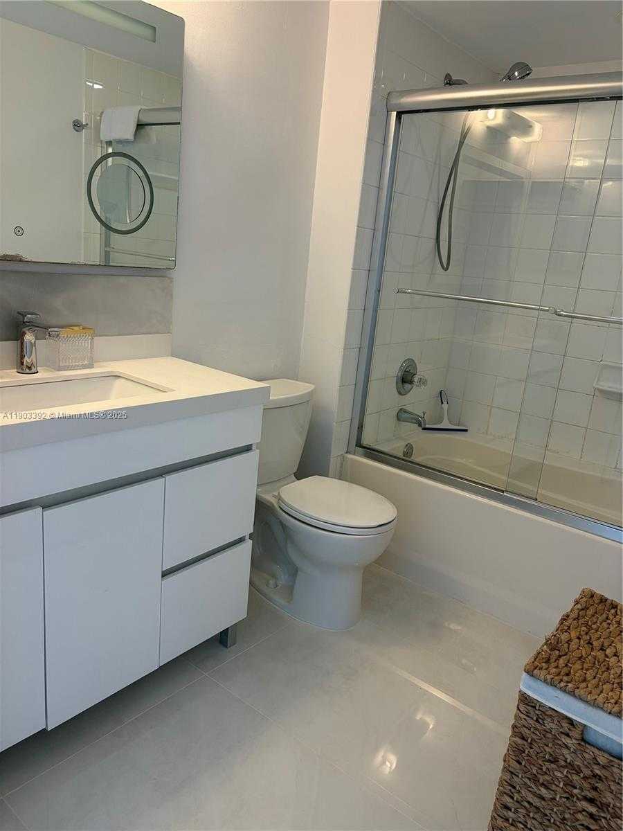 Small Image of 90 ALTON RD #1007, Miami Beach Number 12