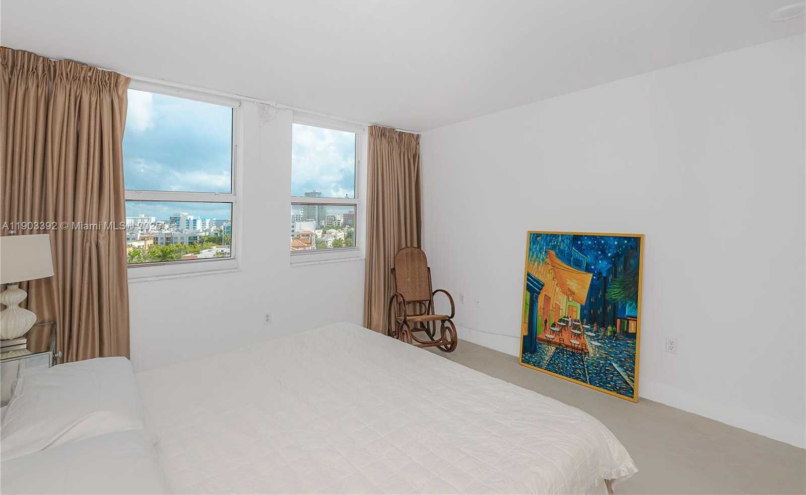 Imagen de Pequeño Objeto