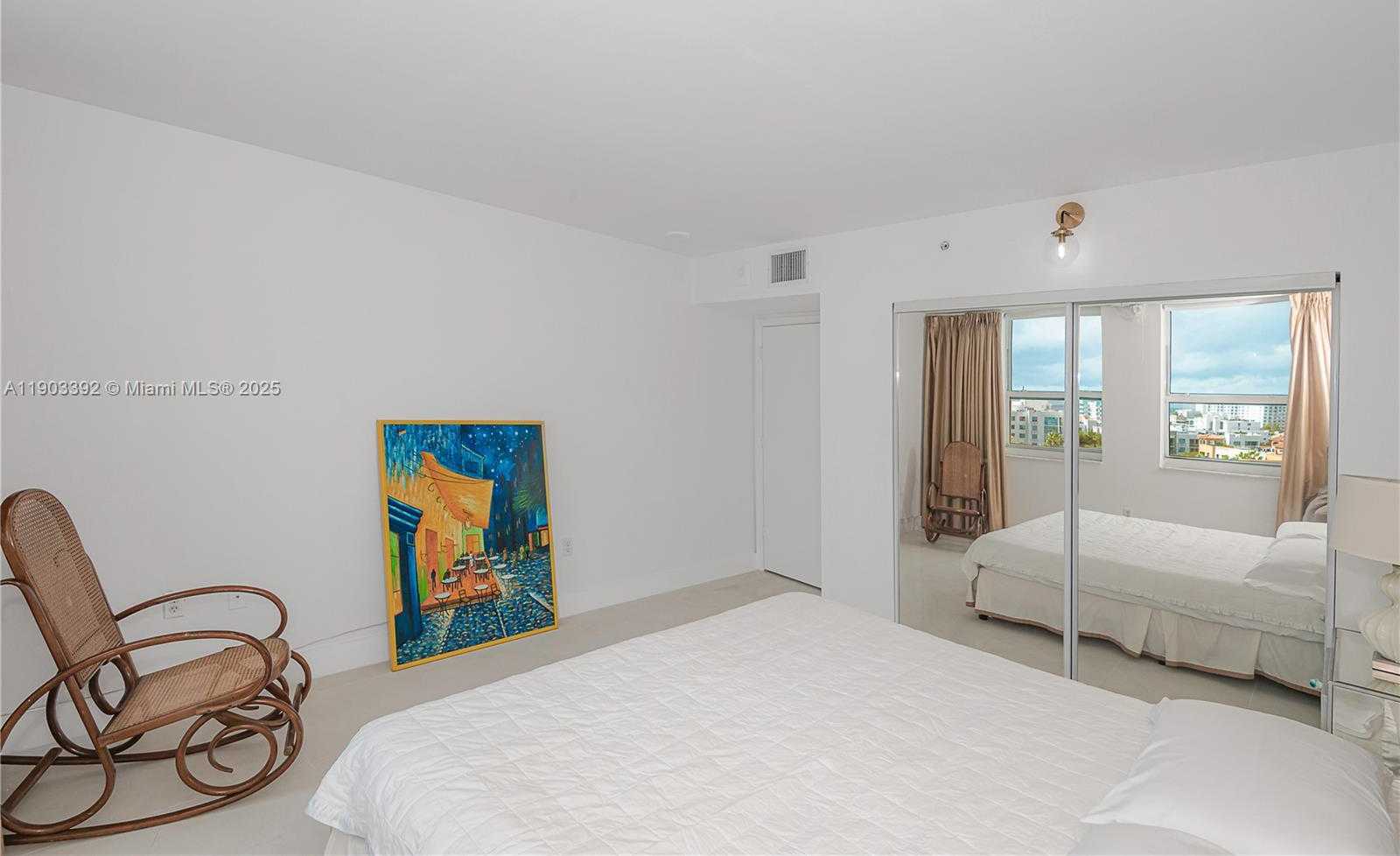 Imagen de Pequeño Objeto