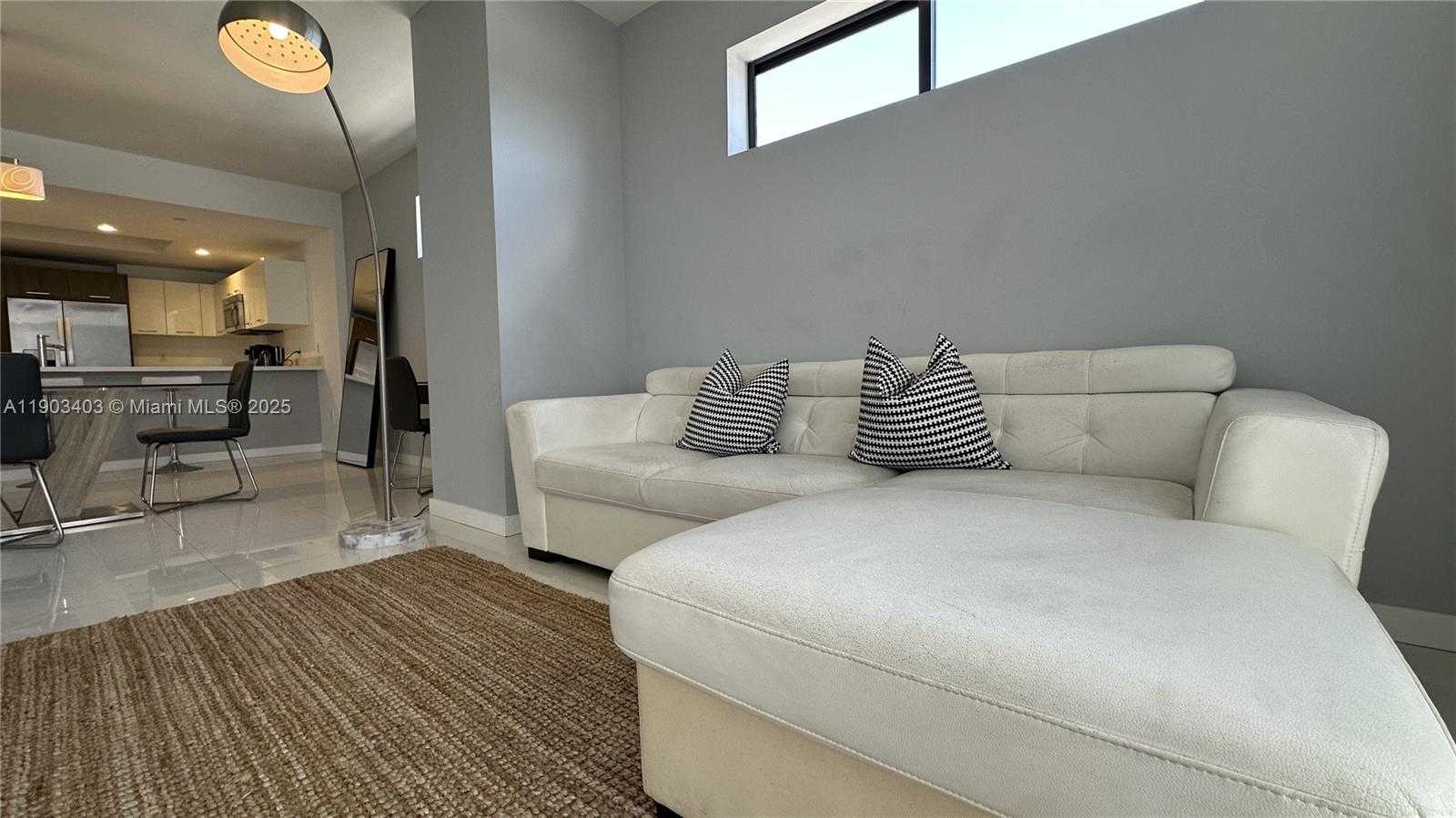 Imagen de Pequeño Objeto