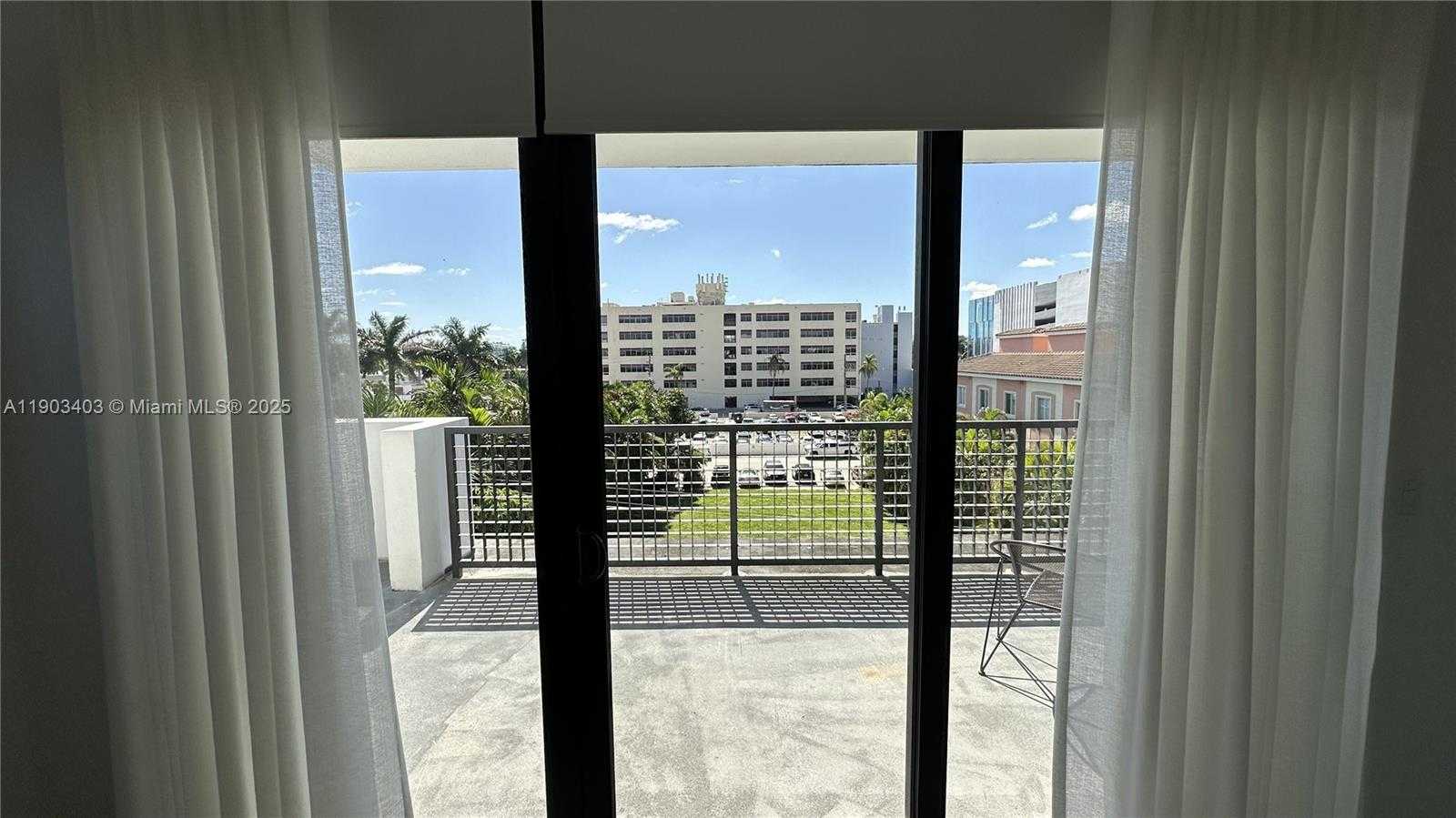 Imagen de Pequeño Objeto