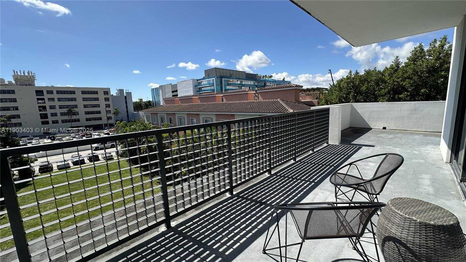 Imagen de Pequeño Objeto