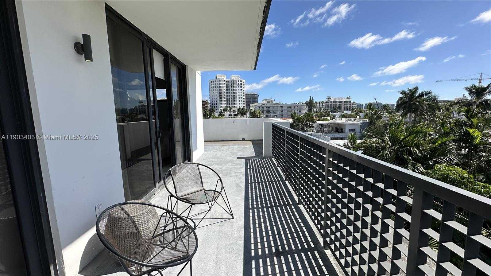 Imagen de Pequeño Objeto