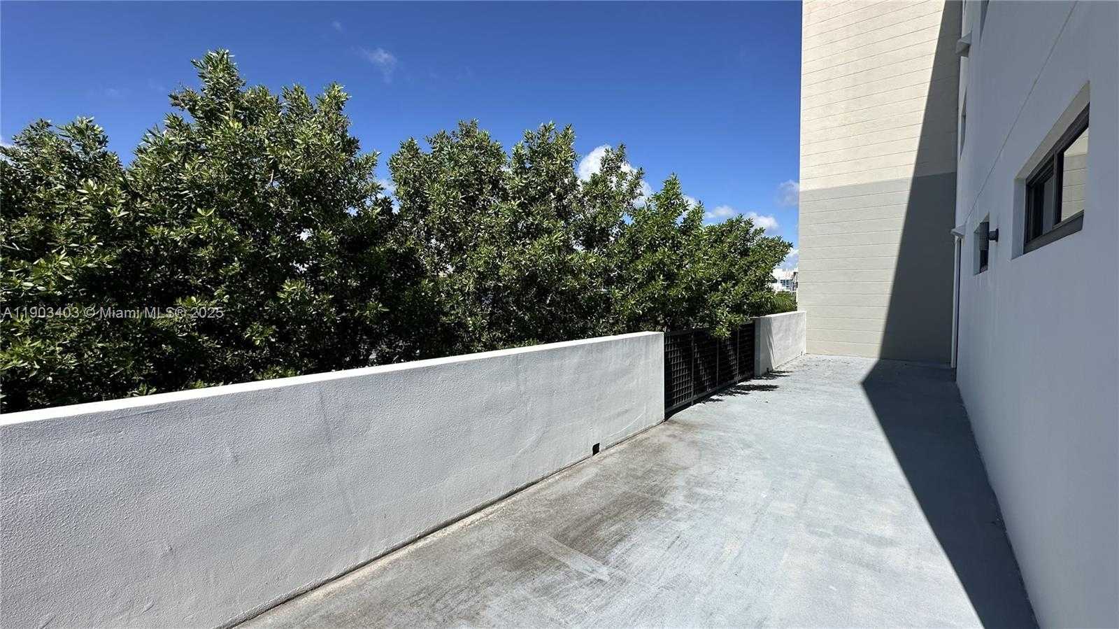 Imagen de Pequeño Objeto