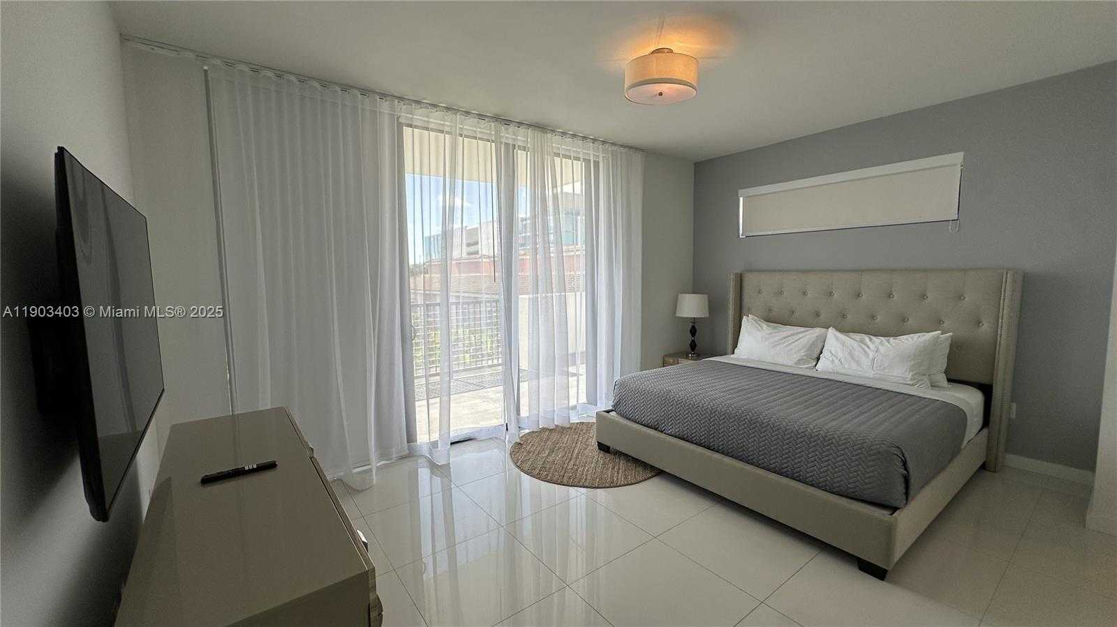 Imagen de Pequeño Objeto