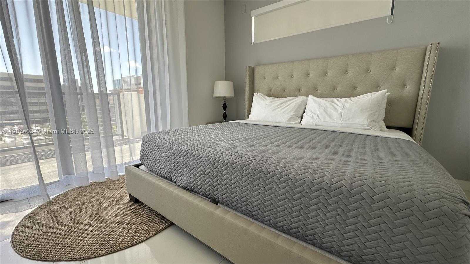 Imagen de Pequeño Objeto