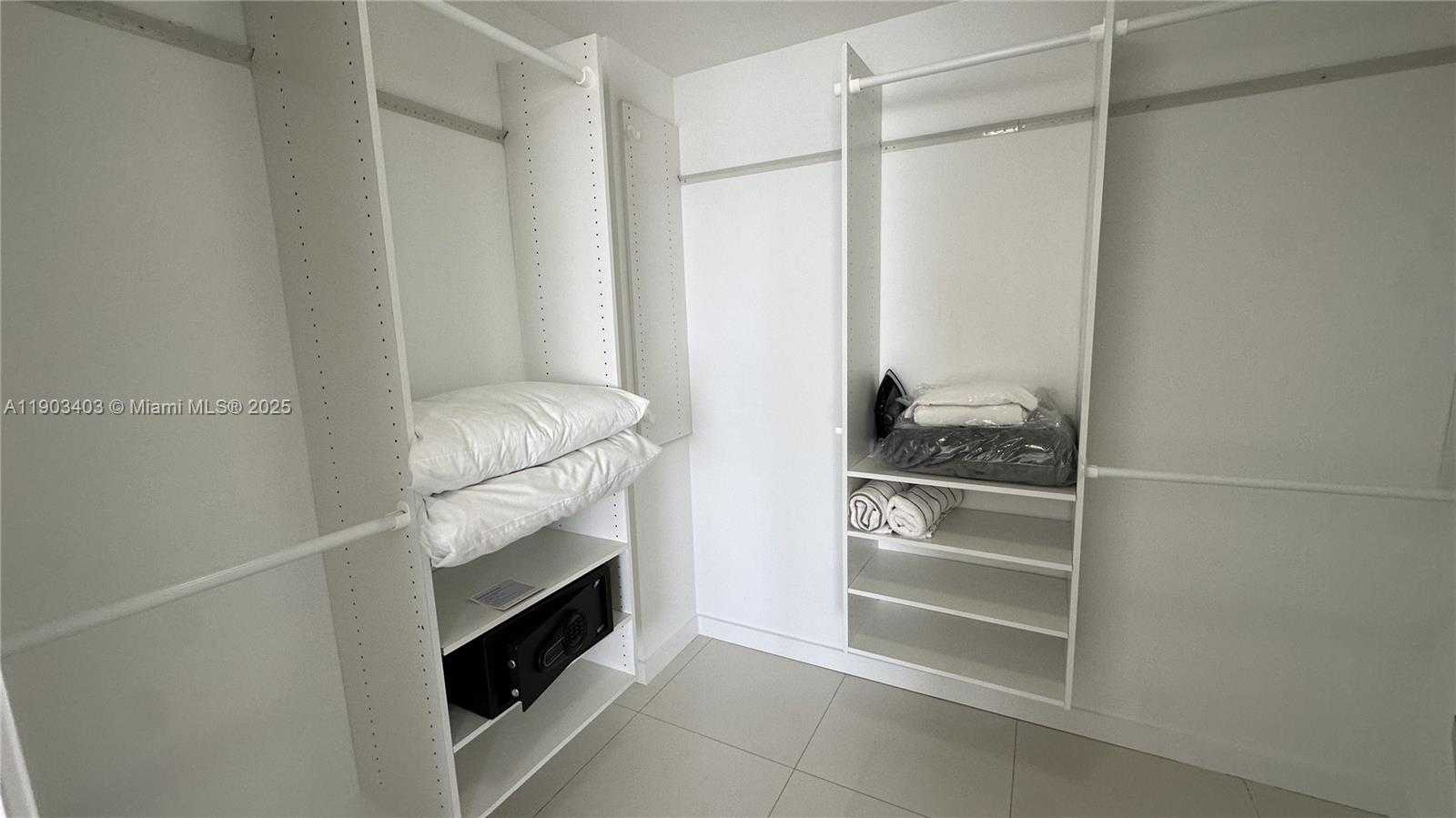 Imagen de Pequeño Objeto