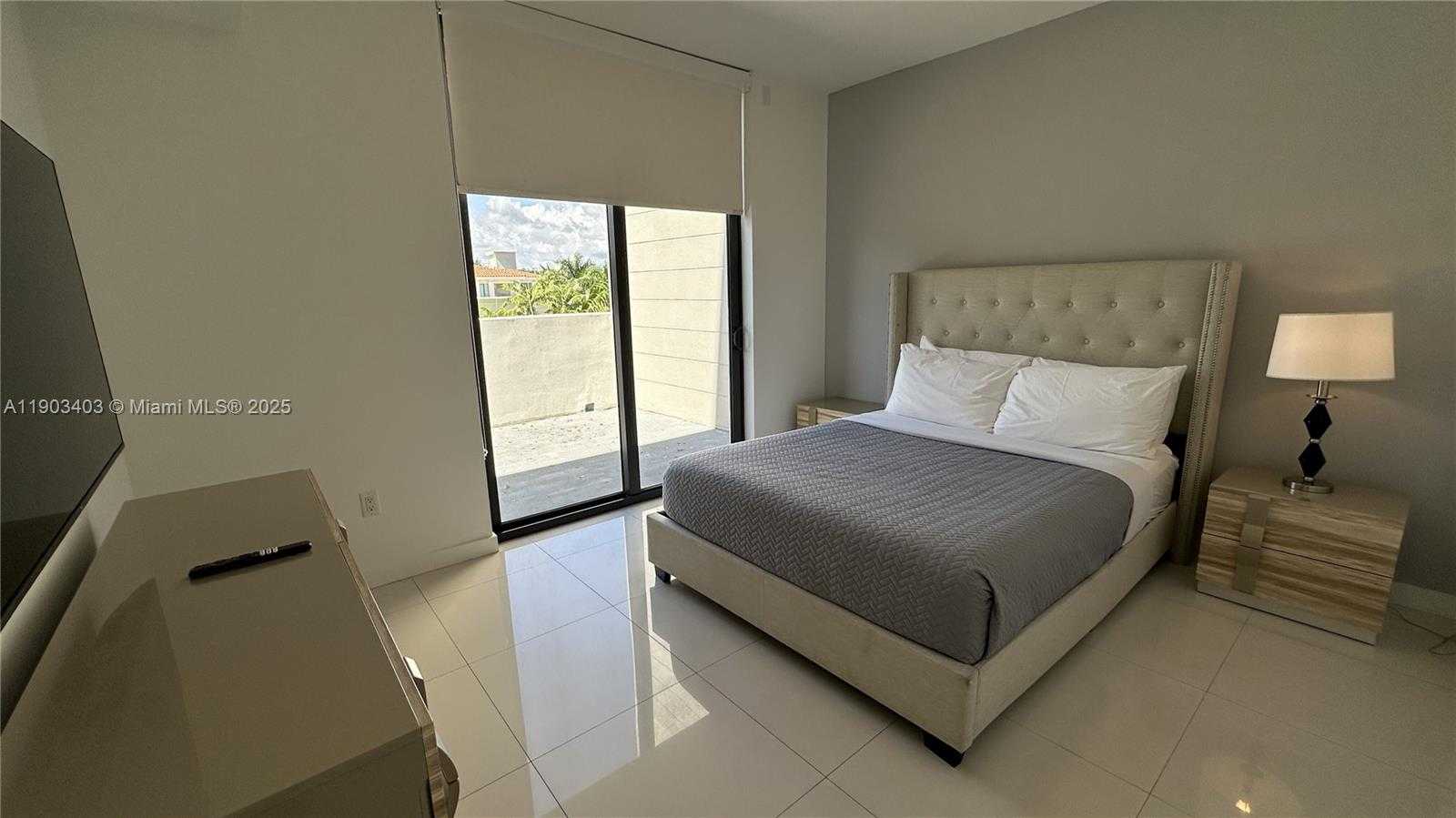 Imagen de Pequeño Objeto