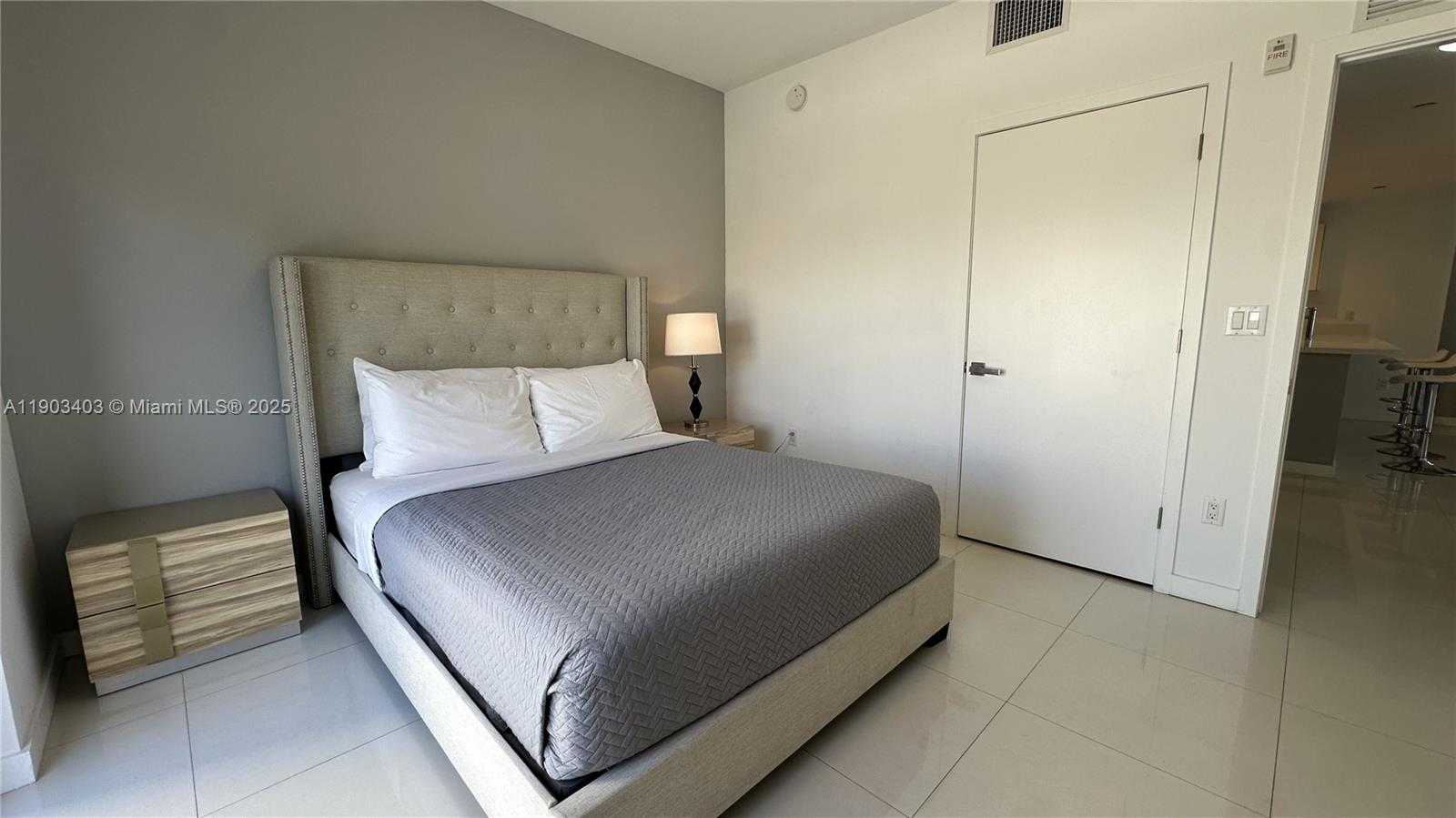 Imagen de Pequeño Objeto