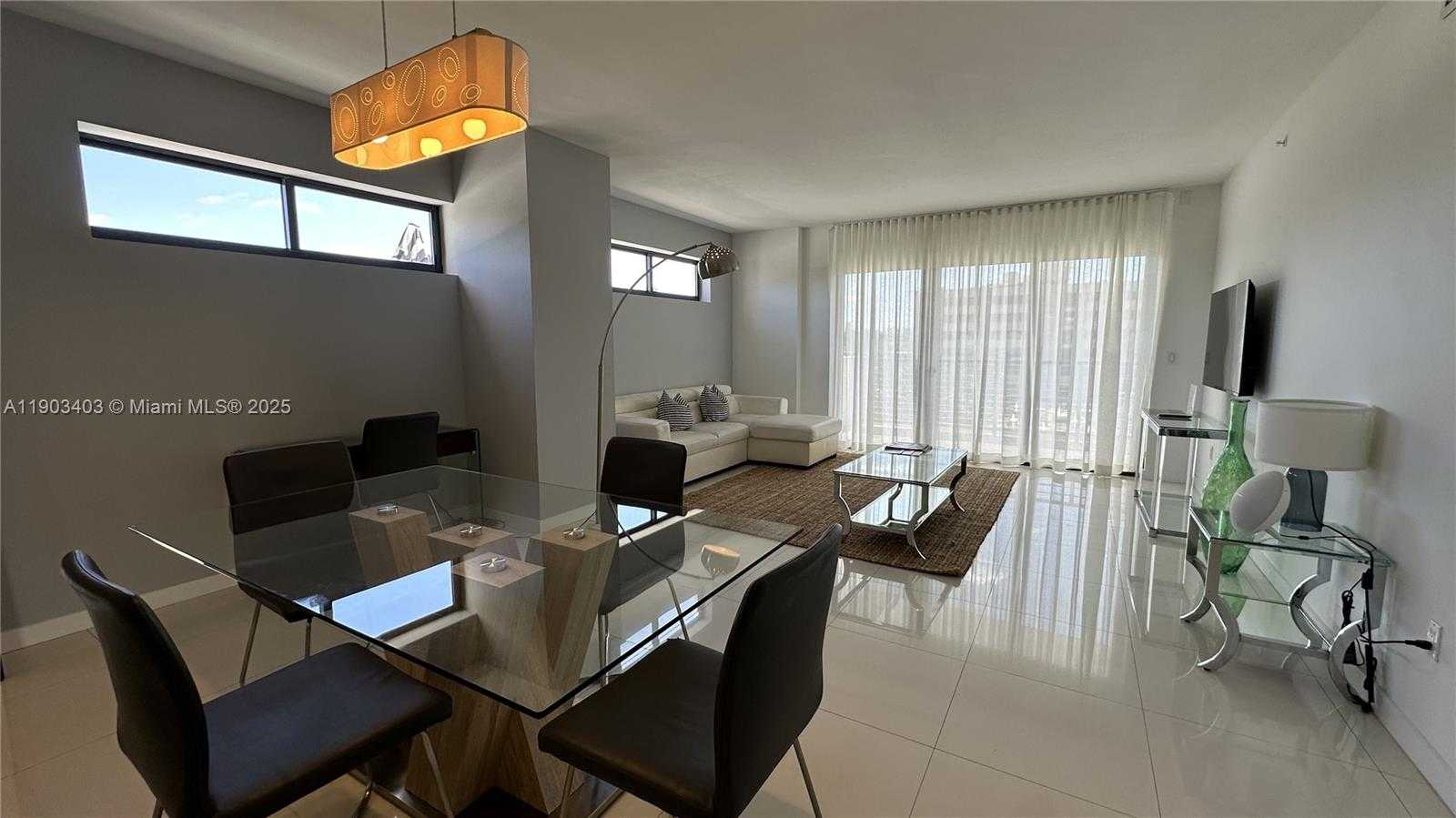 Imagen de Pequeño Objeto