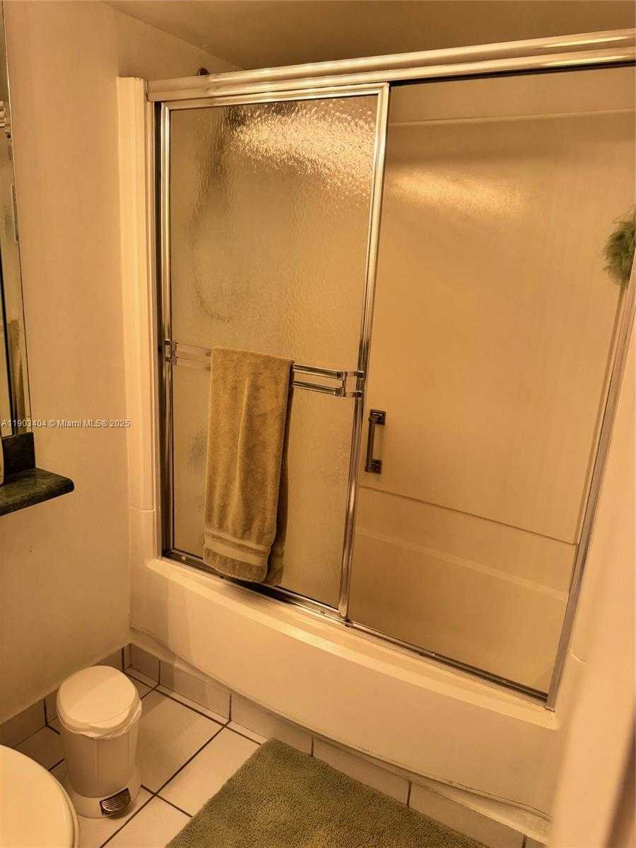 Small Image of 14401 NORTH KENDALL DR #303N, Miami Number 11