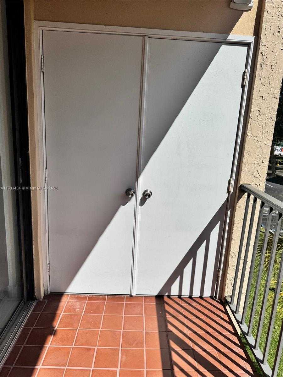 Small Image of 14401 NORTH KENDALL DR #303N, Miami Number 12