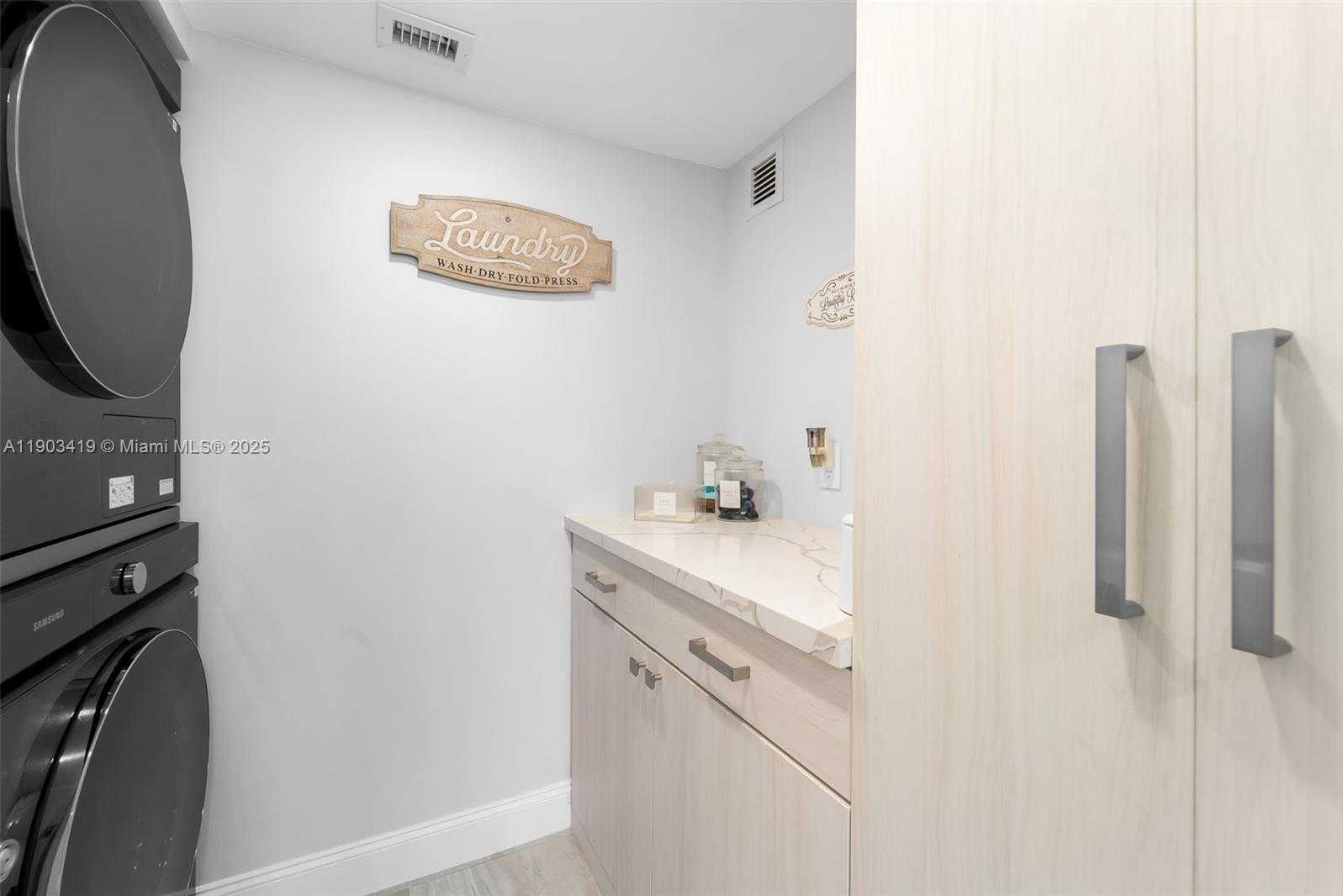 Imagen de Pequeño Objeto