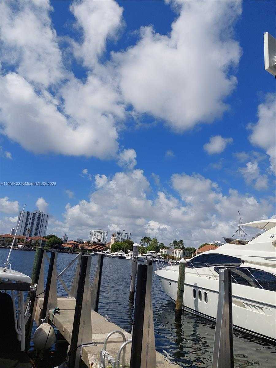 Small Image of 3610 YACHT CLUB DR #1416, Aventura Number 14